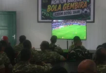 Nobar  Piala Dunia Jadi Momen TNI dan Warga Pererat Kebersamaan