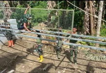 Satgas Bakti TNI Percepat Pembangunan Jembatan Gantung Sungai Sowu