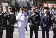 Bupati Karo Serahkan Penghargaan Bagi Personel Polres Karo Beprestasi