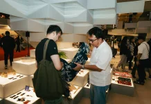 Reza Permadi Perluas Pasar Tenun Ikat Sumba