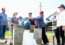 Tim UK FCDO Tinjau Pompa Air Tenaga Surya di Samosir
