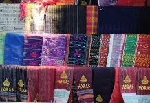 Ulos dan Kerajinan Tangan Samosir Tarik Perhatian Pengunjung PRSU