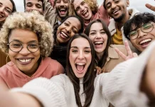 Mengenal Geriatric Millennial, Generasi yang Tumbuh di Era Analog dan Digital