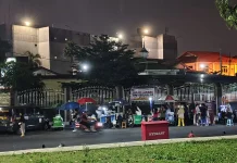 Larangan Berjualan, Mengapa Pedagang Masih Bertahan?