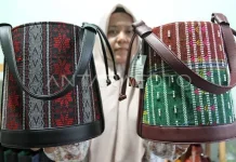Tas Ulos Merambah Dunia