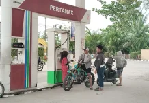 Menjelang HUT RI, Pemerintah Beri Hadiah Resmi Menurunkan Harga Tiga Jenis BBM