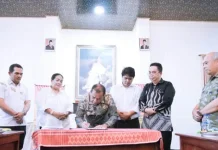 Bupati Karo Serahkan Surat Pernyataan Resmi Penyerahan Aset RSUD Kabanjahe