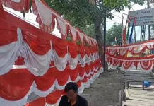 Pedagang: Bendera dan Umbul Umbul Lebih Terjual