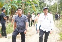 Wakil Bupati Tinjau Jalan Penghubung Rumah Liang–Barus Jahe