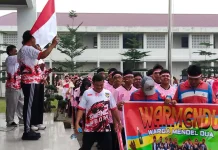 Gerak Jalan Meriahkan HUT RI, Siswa SMA 2 Medan Tampil Meriah