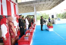 Dandim 0206/Dairi Pimpin Penurunan Bendera HUT RI ke-81 di Pakpak Bharat