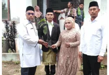 Peduli Lingkungan, KUA STU Jehe Ajak Calon Pengantin Tanam Pohon