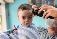 Tips Ajak Anak Pangkas Rambut tanpa Drama