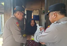 Polsek Delitua Salurkan Sembako kepada Warga