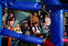 Muda-Mudi Deli Serdang Unjuk Nyali di Atas Ring Car Free Night