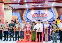 Pj Sekda Labuhanbatu Hadiri Wisuda ULB