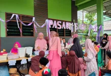 Pasar Sabtu SD Swasta Islam Tunas Mekar Ajarkan Siswa Jual Beli sejak Dini