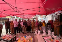 Warga Beting Kuala Kapias Terima Bantuan Beras 30 Kg