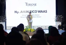 Angkat Pesona Tenun Karo ke Kancah Modern, Airin Rico Waas Resmikan Gallery Torose