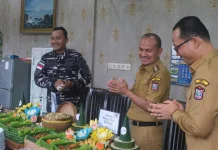 Wali Kota Tanjungbalai Bersama Forkopimda Beri Kejutan Ultah ke-41 Danlanal TBA