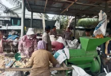 Polres Tanjungbalai Dampingi Kelompok Tani Sei Raja Olah Hasil Panen Jagung