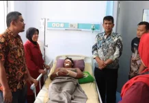 Jenguk Korban Insiden Penebangan Pohon, Pemko Binjai Sampaikan Kepedulian