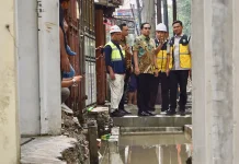 Rico Waas Pastikan Pengerjaan Drainase Gaperta Berjalan Optimal