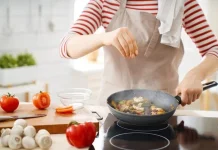 Masak di Rumah? 5 Kebiasaan Ini Bisa Bikin Bakteri Betah di Makanan