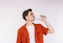 Kurang Minum Bisa Bikin Darah Lebih Pekat, Ini Penjelasan Dokter