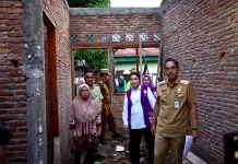 Rico Waas Pantau 111 Rumah Tidak Layak Huni yang Direhabilitasi