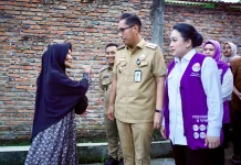 Puluhan Tahun di Rumah Papan, Rico Waas Bantu Rosila dan Sundari Miliki Rumah Layak