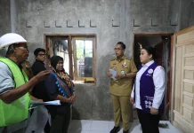 Air Mata Nurbaini Pecah, Rumah Lapuknya Kini Diperbaiki Jadi Hunian Layak