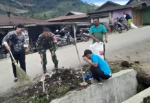 Gotong Royong Massal di Pardomuan Wujudkan Desa ASRI