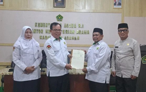 KUA Sei Kepayang Terima Sertifikat Pertapakan Gedung Baru