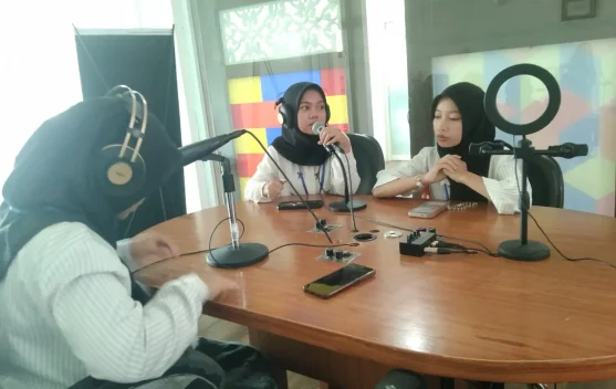 Membatasi Penggunaan Media Sosial pada Anak di Lingkungan Keluarga