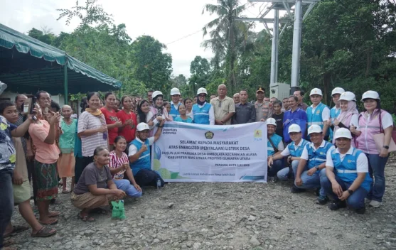 PLN Hadirkan Terang hingga Pelosok Nias Utara
