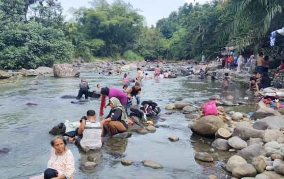 Warga Medan  Padati Wisata Sungai untuk Nikmati Libur Akhir Pekan