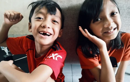 Perbedaan Mengasuh Anak Perempuan dan Laki-laki Menurut Para Ahli