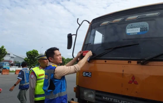 RO1JNT Gelar Operasi Penertiban Kendaraan ODOL di Ruas Tol Belmera