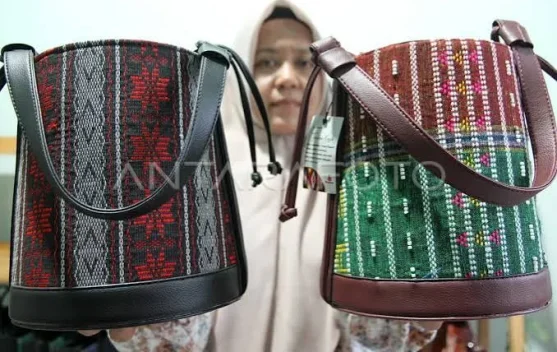 Tas Ulos Merambah Dunia