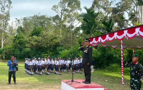 Kapten Inf J. Maibang Pimpin Upacara Penurunan Bendera Merah Putih di Tigalingga