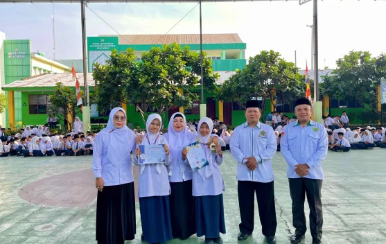 Dua Siswi MTsN 2 Medan Raih Medali Emas di Ajang Nasional