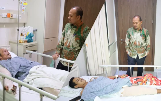Wali Kota Tanjungbalai Jenguk Pekerja Dinas LH Korban Kecelakaan