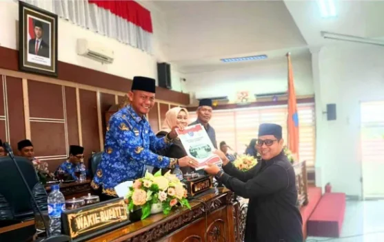 Pemkab Labuhanbatu Sampaikan Nota Ranperda Perubahan APBD 2026