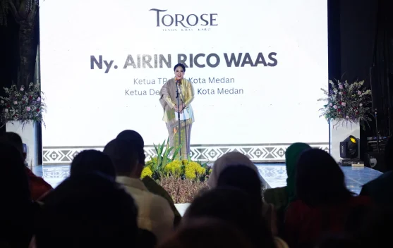 Angkat Pesona Tenun Karo ke Kancah Modern, Airin Rico Waas Resmikan Gallery Torose