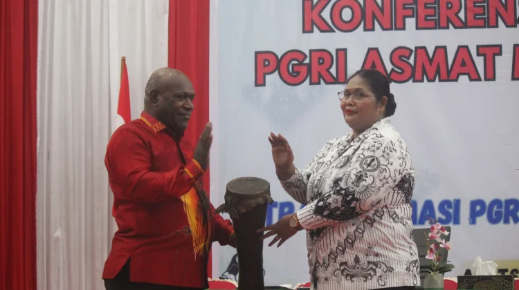 Sekda Buka Konferensi PGRI Asmat Masa Bakti XXIII