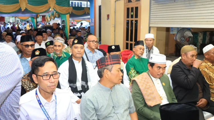 Gubernur Apolo Silahturahmi Bersama Warga Muhammadiyah  di Masjid Al-Hikmah