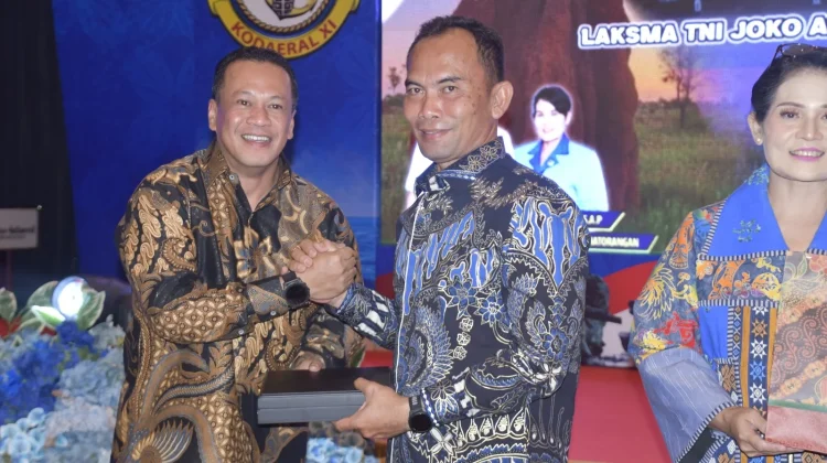 Tradisi Farewell Warnai Pelepasan Laksda TNI Monang H. Sitompul