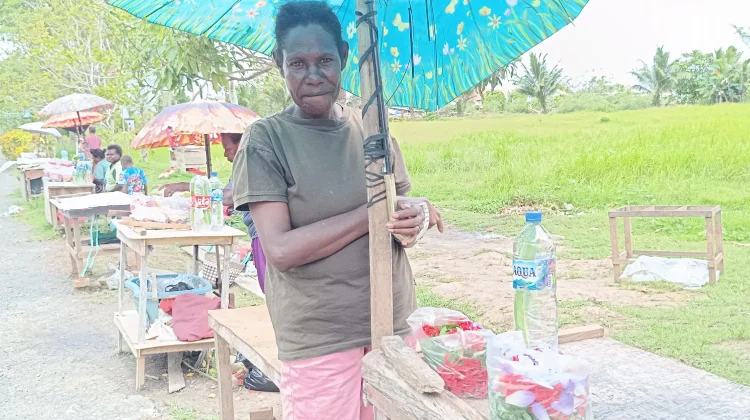 Cerita Penjual Bunga Tabur, Peziarah Meningkat jelang Lebaran