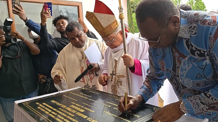 Uskup Agung Merauke Resmikan Gereja Katolik St. Maria Fatima Kelapa Lima